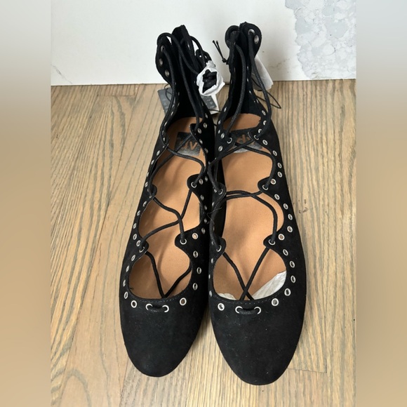 NWT DV by Dolce Vita Black Faux Suede Ballet Flats Ghillie Lace Up Size 10 - Picture 3 of 9